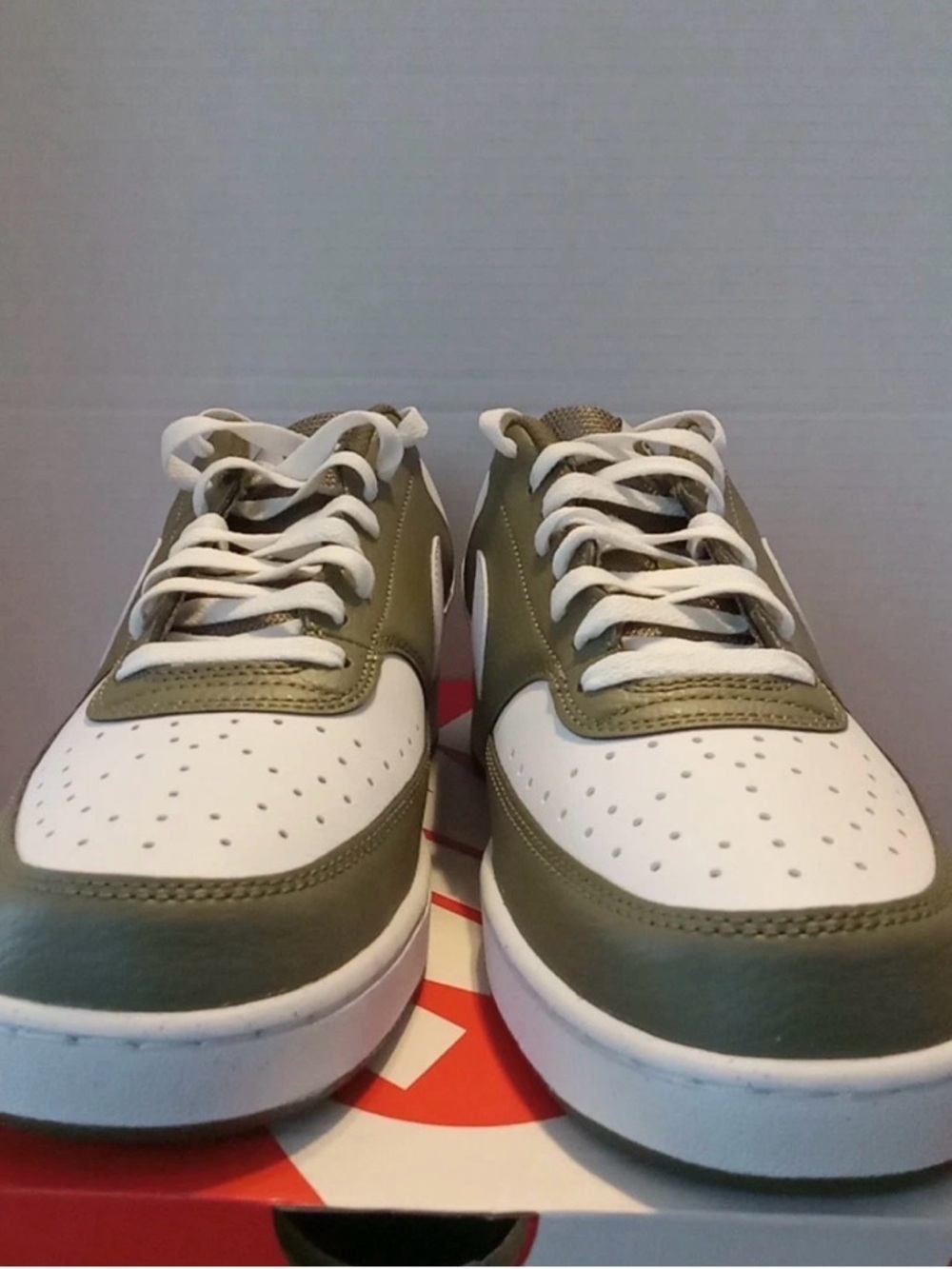 Nike Men’s Court Vision Low Sneakers - White & Olive - Size 10.5 - Picture 3 of 5